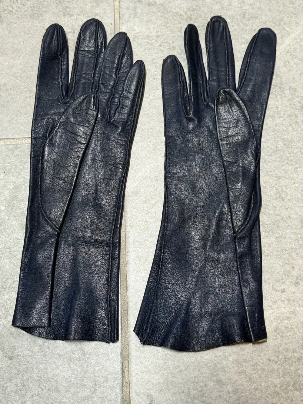 Women’s Navy Blue Classic Leather Gloves